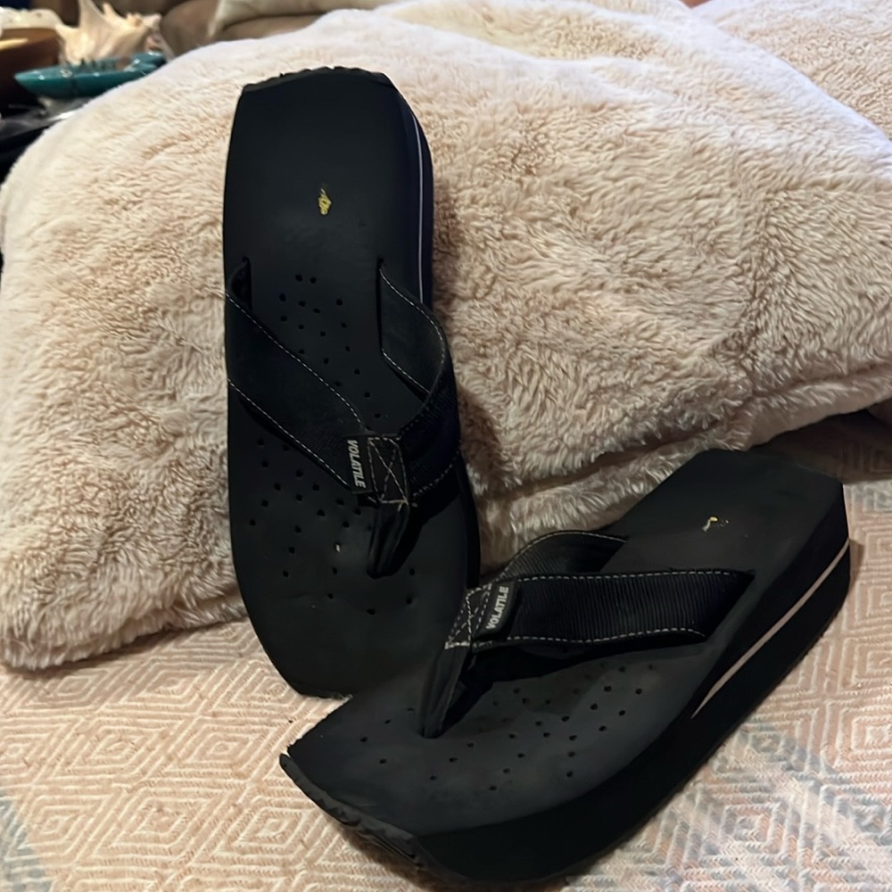 Y2K Volatile wedge flip flops
